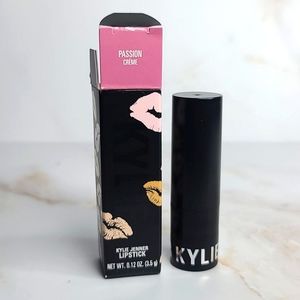 Kylie cosmetics passion creme lipstick